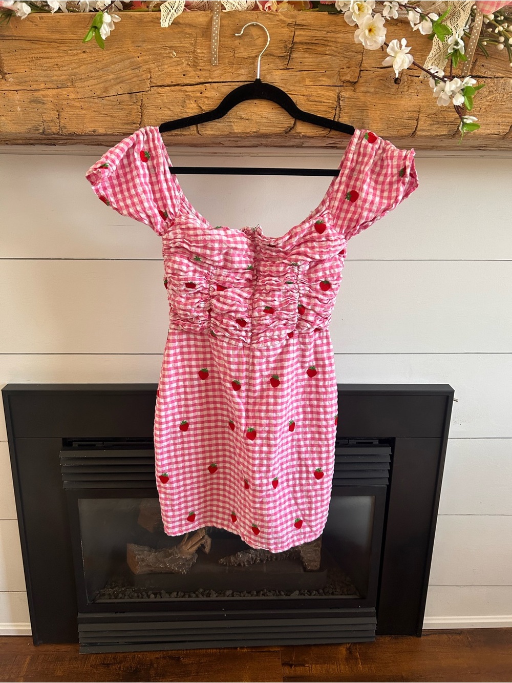 PrettyLittleThing Pink Gingham Tie-Front Mini Dress with Strawberry Detail - Picture 3 of 6